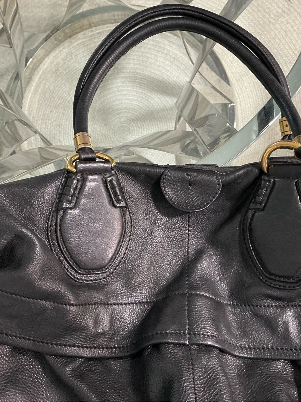 Tod's Black Leather Shoulder Bag with Gold-Tone Hardware - Picture 3 of 9